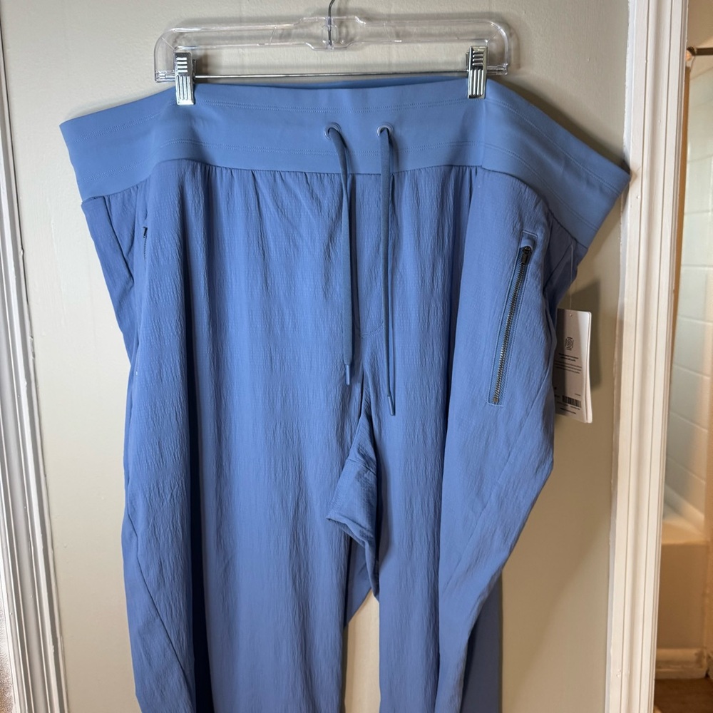Athleta NWT Trekkie North Jogger Comfy Pants Size 26 - Picture 2 of 10